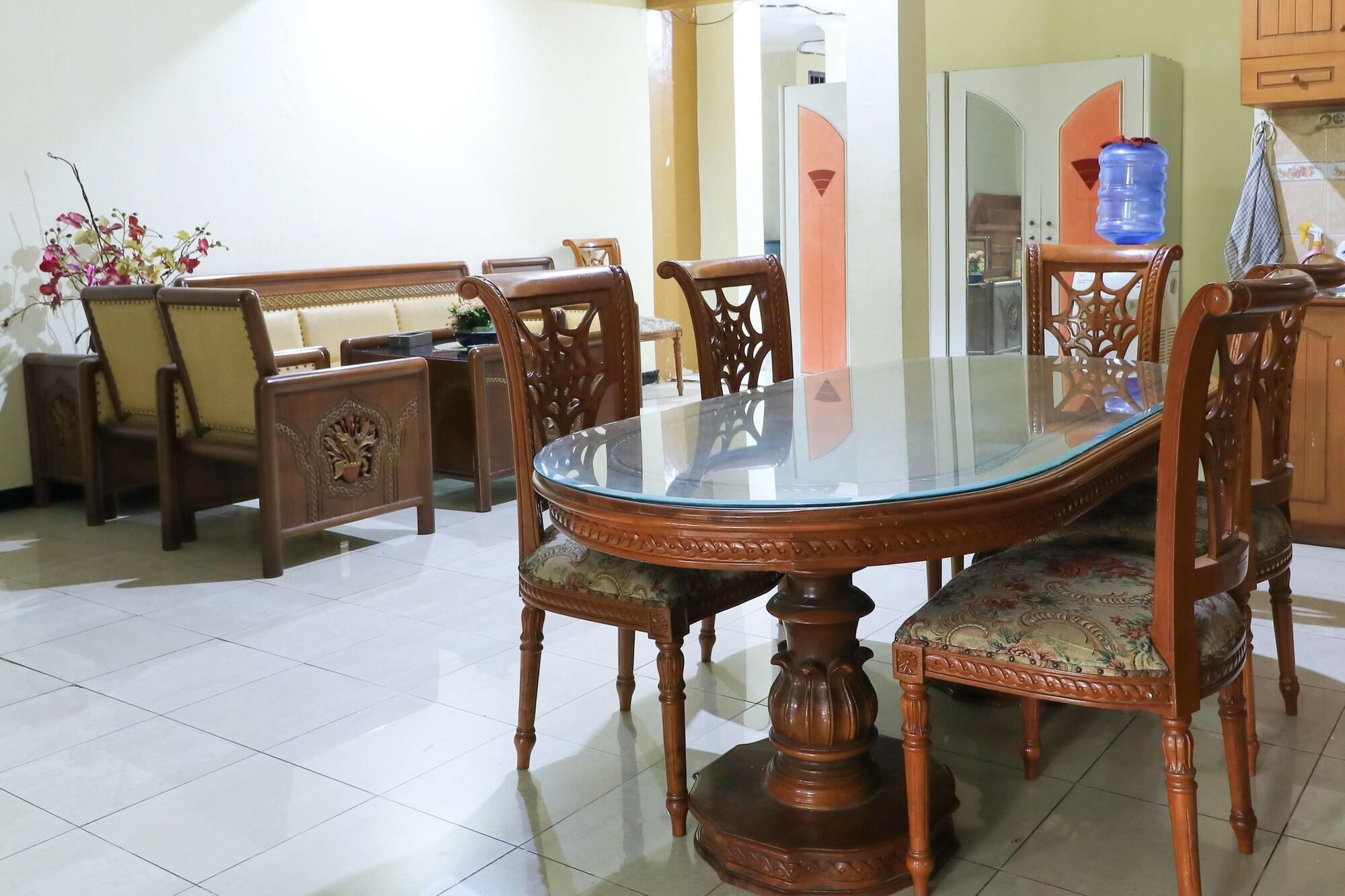Guest House Samarinda Exterior photo